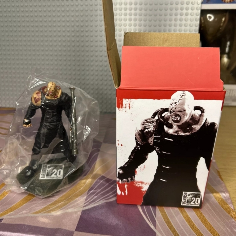 Resident Evil 20th Anniversary Nemesis Figure